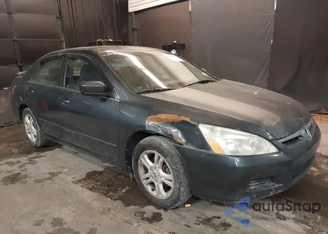 2006 Honda Accord 2.4 Ex z USA, uszkodzony, nr VIN 1HGCM55866A094371